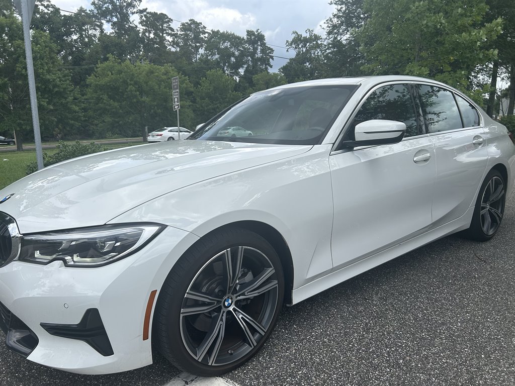 2022 BMW 3 Series 330i's photo